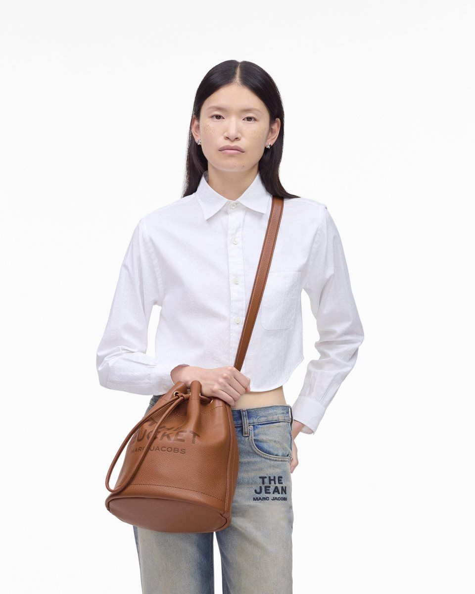 Marc Jacobs The Leather Large Bucket Bag Argan Oil | MAEXDL908